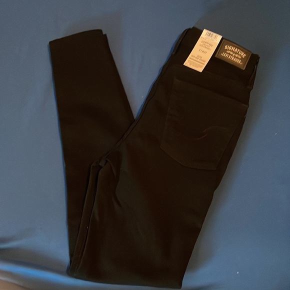 Levi Strauss jeans - Picture 2 of 2